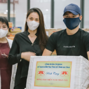 Thủy Tiên giao 100 tấn thực phẩm của Hà Tĩnh đến người dân Sài Gòn