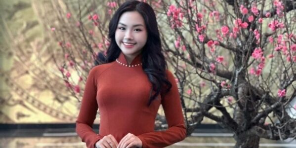 “Thần đồng bolero” Khánh An trưởng thành ở tuổi 17