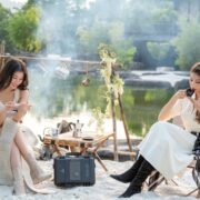Hai nàng hậu Phương Nhi, Ngọc Thảo trải nghiệm lối sống cà phê