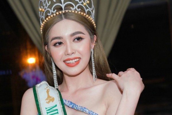 Một Hoa hậu bị tước vương miện vì ‘không hoàn thành nhiệm vụ’