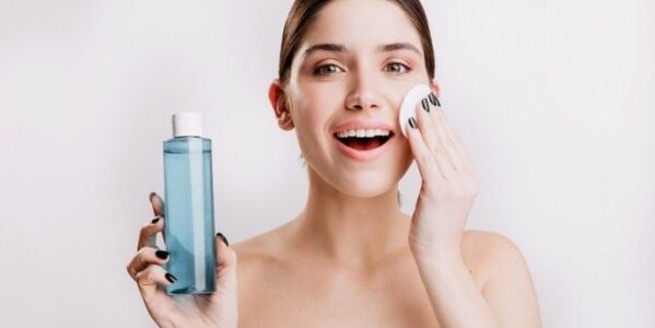 Ba thói quen trước khi đi ngủ khiến bạn vừa già vừa xấu