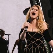 “Họa mi tóc vàng” Adele mê mẩn diện váy Công Trí