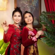 NSƯT Như Huỳnh đón Tết sum vầy bên gia đình, netizen tấm tắc khen visual của mẹ “hoa hậu”