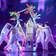 Ca sĩ bí ẩn “còn sức” chinh chiến trong thị trường gameshow đổ bộ?