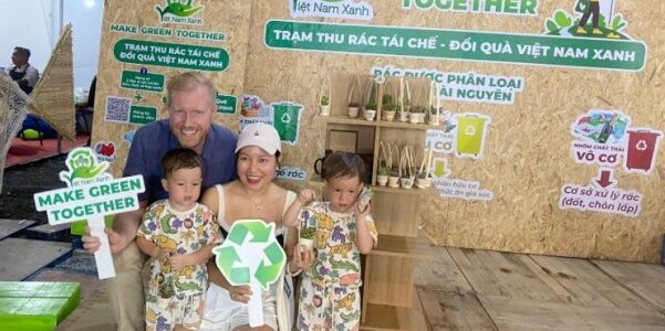 Đổi “quà Xanh” của Việt Nam Xanh trong Lễ hội Không tiền mặt 2024