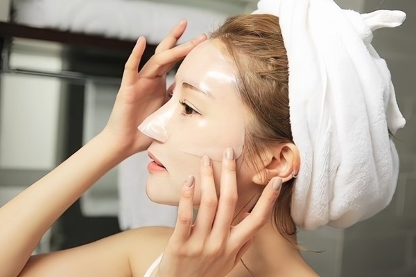 Đắp mặt nạ giấy xong có cần rửa mặt?