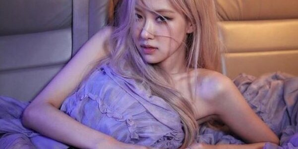 Rosé BlackPink lần đầu trải lòng những tổn thương trong quá khứ