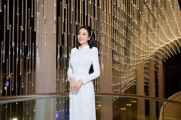 Á hậu Thụy Vân kể chuyện hậu trường khi dẫn VinFuture 2024