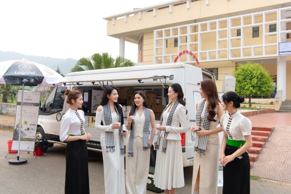 Năng lượng sinh viên vùng cao khiến nghệ sĩ muốn quay lại nhiều lần